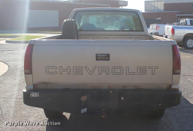 image for item L4870 1993 Chevrolet 2500 Ext. Cab pickup truck