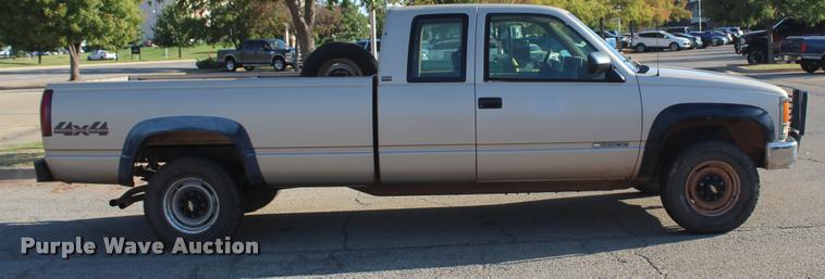 image for item L4870 1993 Chevrolet 2500 Ext. Cab pickup truck