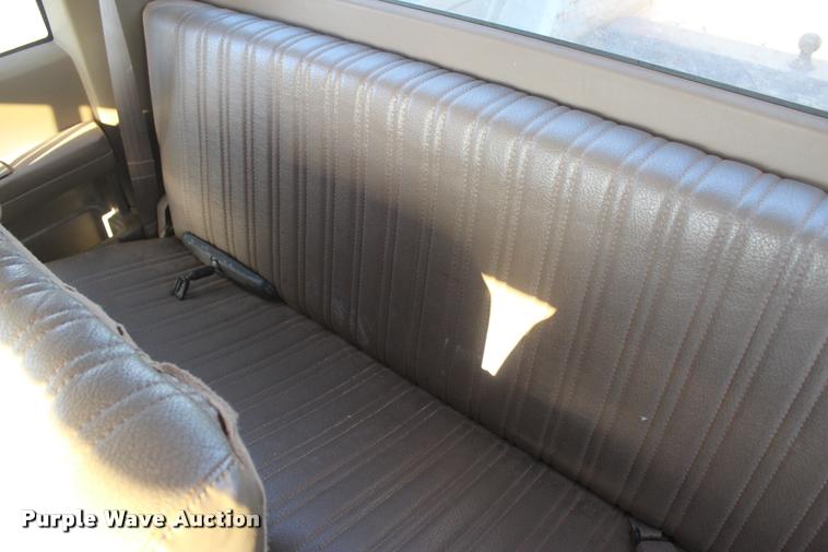 image for item L4870 1993 Chevrolet 2500 Ext. Cab pickup truck