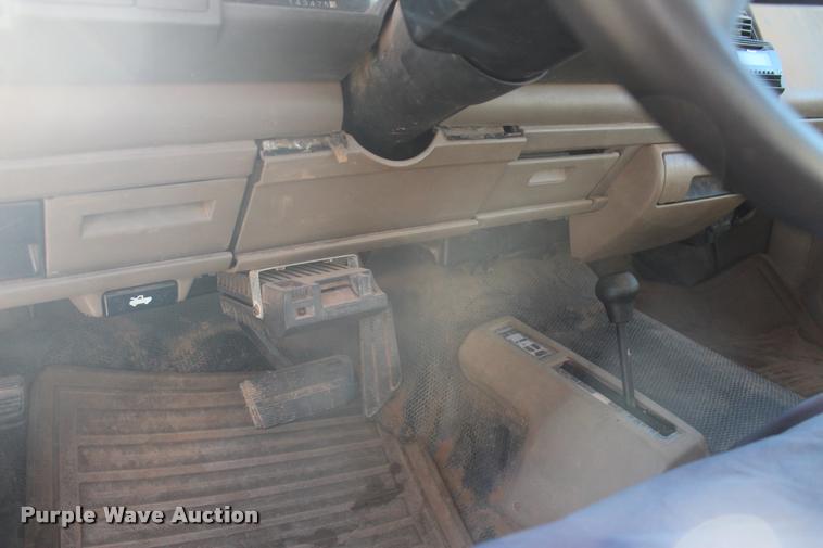 image for item L4870 1993 Chevrolet 2500 Ext. Cab pickup truck