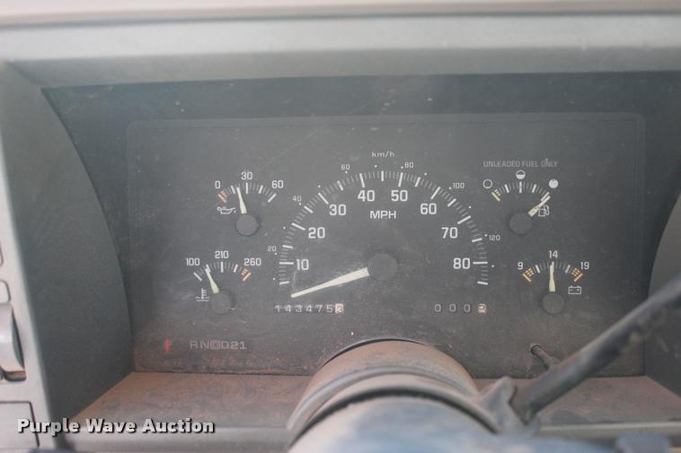 image for item L4870 1993 Chevrolet 2500 Ext. Cab pickup truck