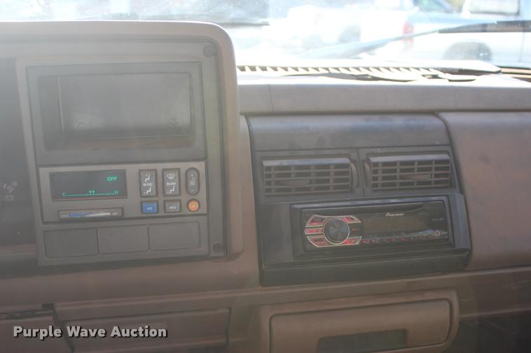 image for item L4870 1993 Chevrolet 2500 Ext. Cab pickup truck