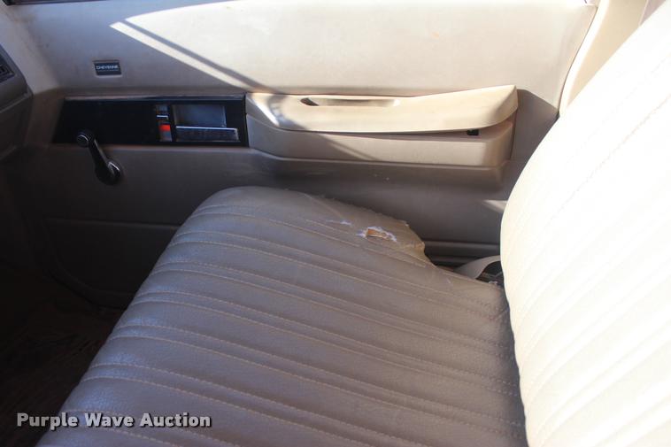 image for item L4870 1993 Chevrolet 2500 Ext. Cab pickup truck