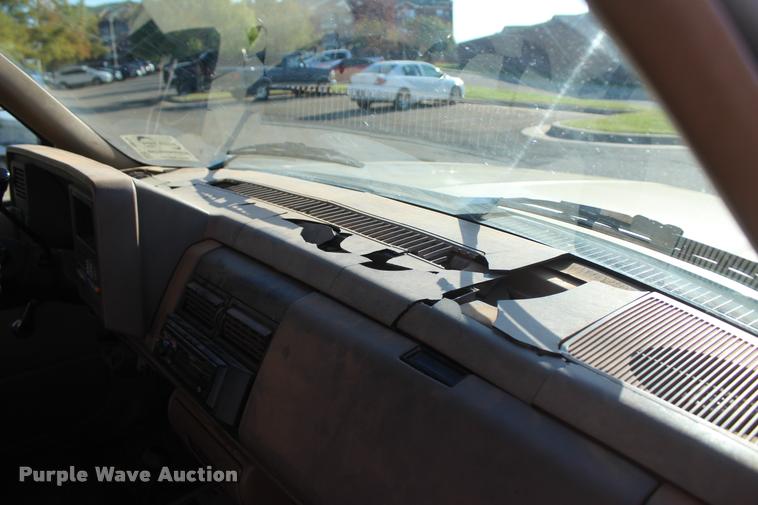 image for item L4870 1993 Chevrolet 2500 Ext. Cab pickup truck