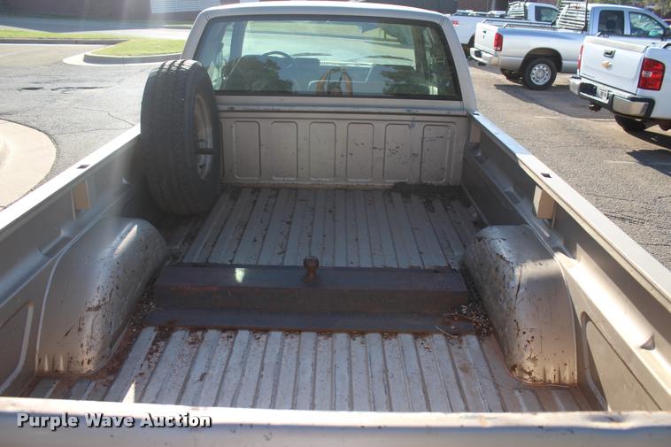 image for item L4870 1993 Chevrolet 2500 Ext. Cab pickup truck