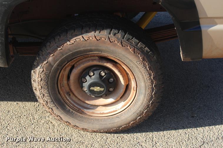 image for item L4870 1993 Chevrolet 2500 Ext. Cab pickup truck