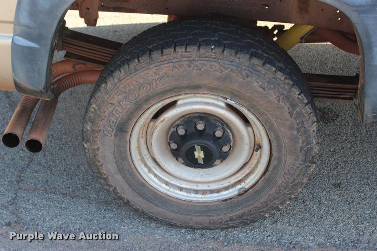 image for item L4870 1993 Chevrolet 2500 Ext. Cab pickup truck