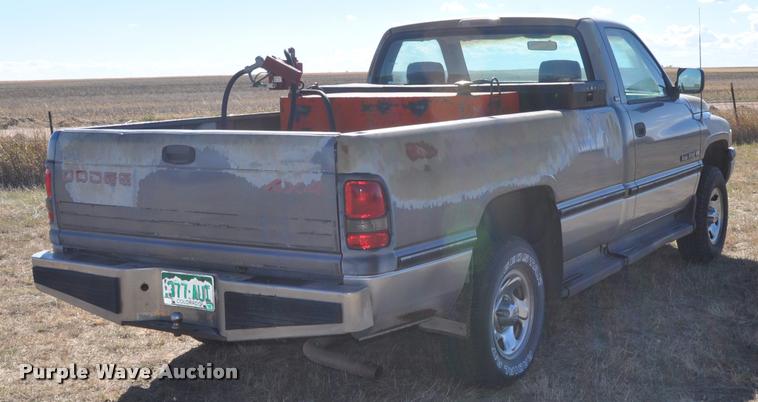 image for item L5030 1994 Dodge Ram 1500 pickup truck