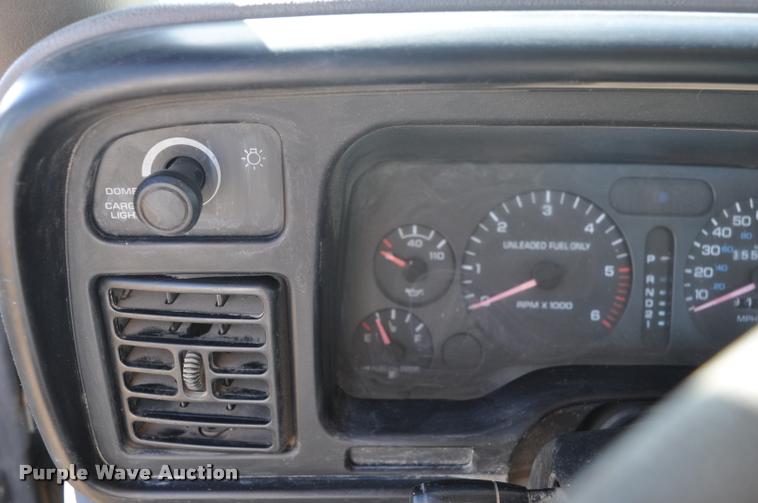 image for item L5030 1994 Dodge Ram 1500 pickup truck