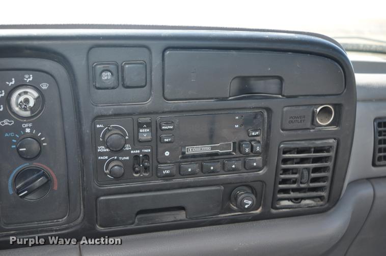 image for item L5030 1994 Dodge Ram 1500 pickup truck