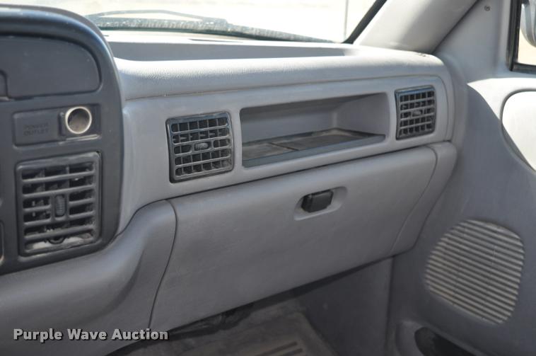 image for item L5030 1994 Dodge Ram 1500 pickup truck