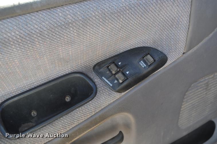 image for item L5030 1994 Dodge Ram 1500 pickup truck