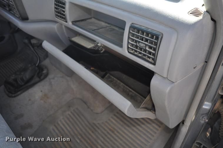 image for item L5030 1994 Dodge Ram 1500 pickup truck