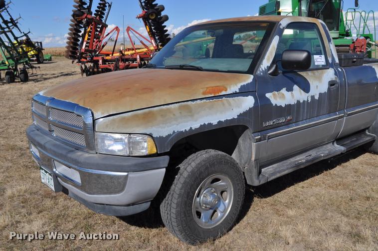 image for item L5030 1994 Dodge Ram 1500 pickup truck