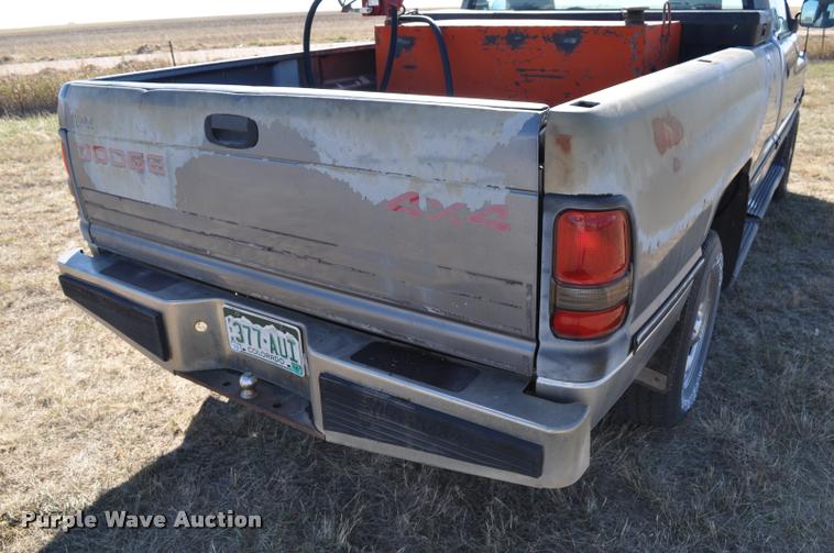 image for item L5030 1994 Dodge Ram 1500 pickup truck