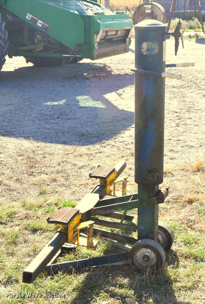 image for item L5034 Walker 108 bumper jack