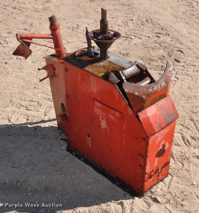 image for item L5037 Tire machine