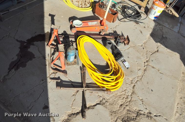 image for item L5044 Shop equipment