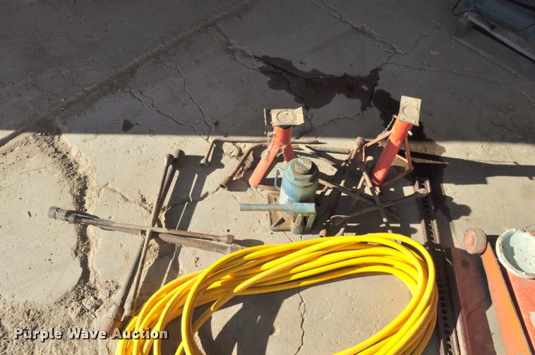 image for item L5044 Shop equipment