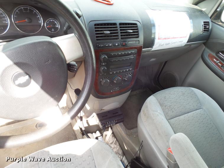 image for item L6608 2008 Chevrolet Uplander van