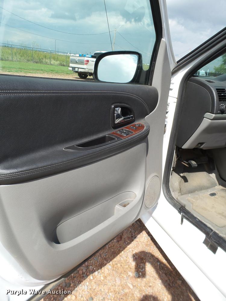 image for item L6608 2008 Chevrolet Uplander van