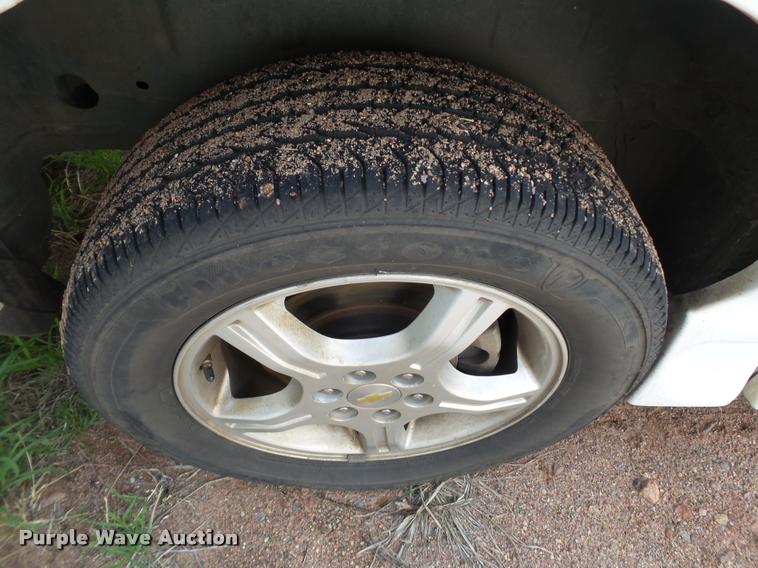 image for item L6608 2008 Chevrolet Uplander van