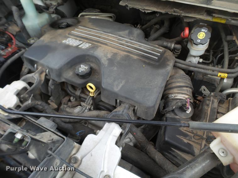 image for item L6608 2008 Chevrolet Uplander van