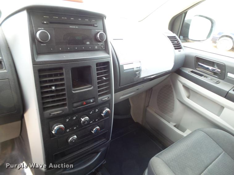 image for item L6609 2010 Dodge Grand Caravan van