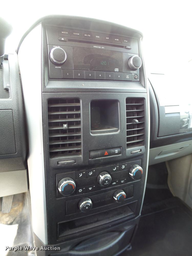 image for item L6609 2010 Dodge Grand Caravan van