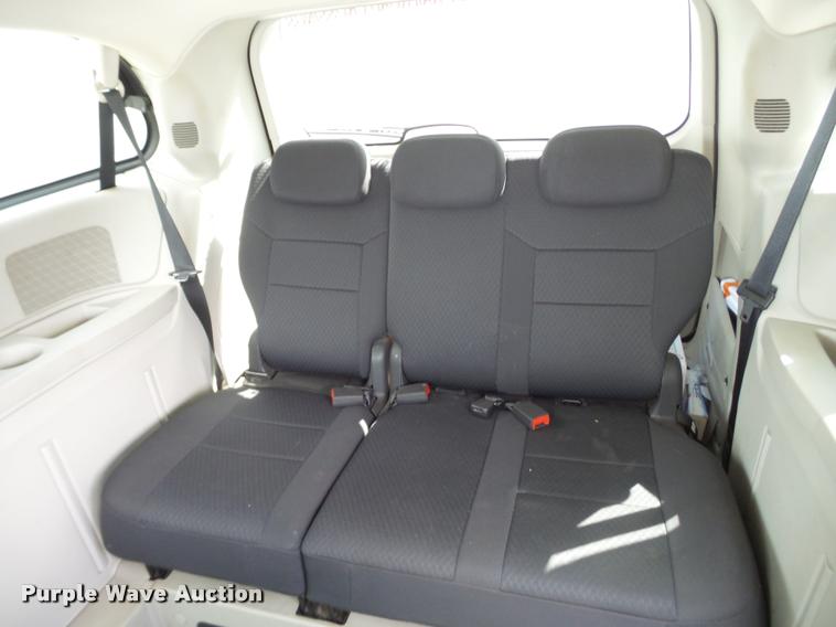 image for item L6609 2010 Dodge Grand Caravan van