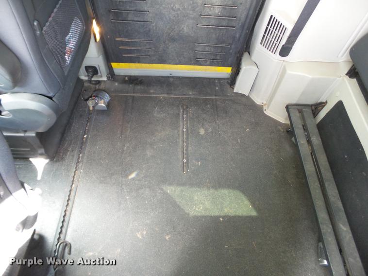 image for item L6609 2010 Dodge Grand Caravan van