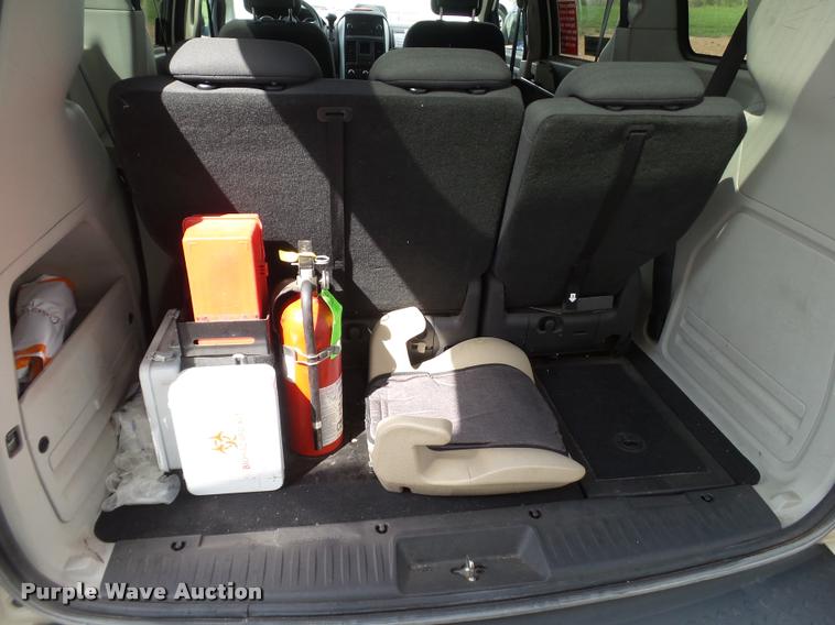 image for item L6609 2010 Dodge Grand Caravan van