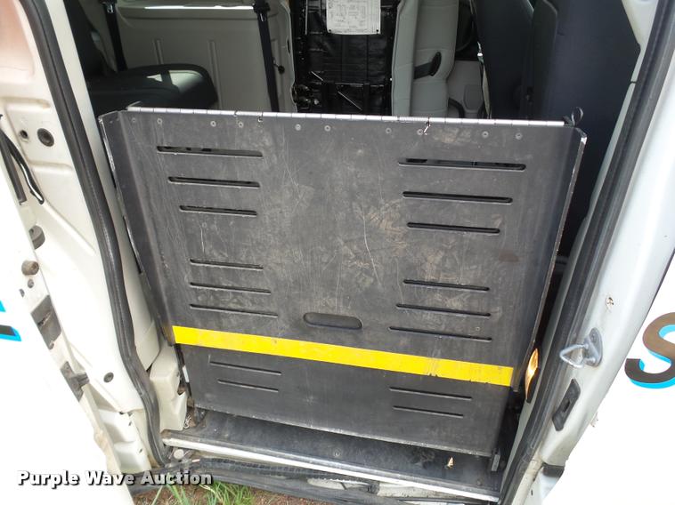 image for item L6609 2010 Dodge Grand Caravan van