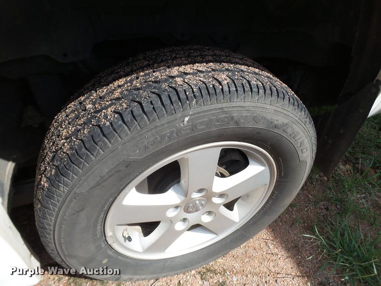 image for item L6609 2010 Dodge Grand Caravan van