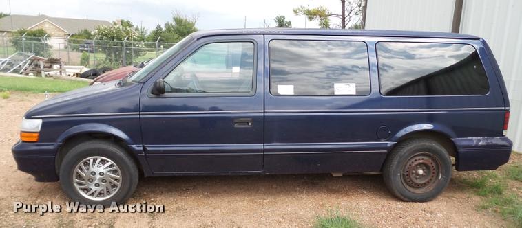 image for item L6610 1994 Dodge Grand Caravan van
