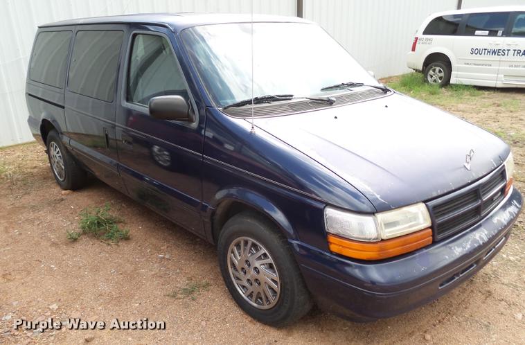 image for item L6610 1994 Dodge Grand Caravan van