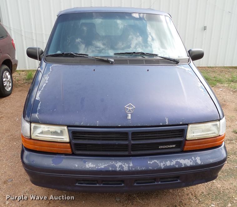image for item L6610 1994 Dodge Grand Caravan van