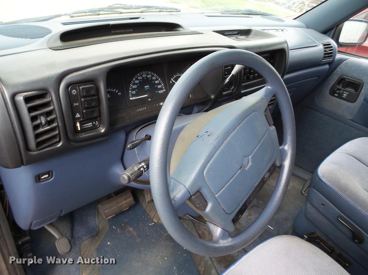 image for item L6610 1994 Dodge Grand Caravan van