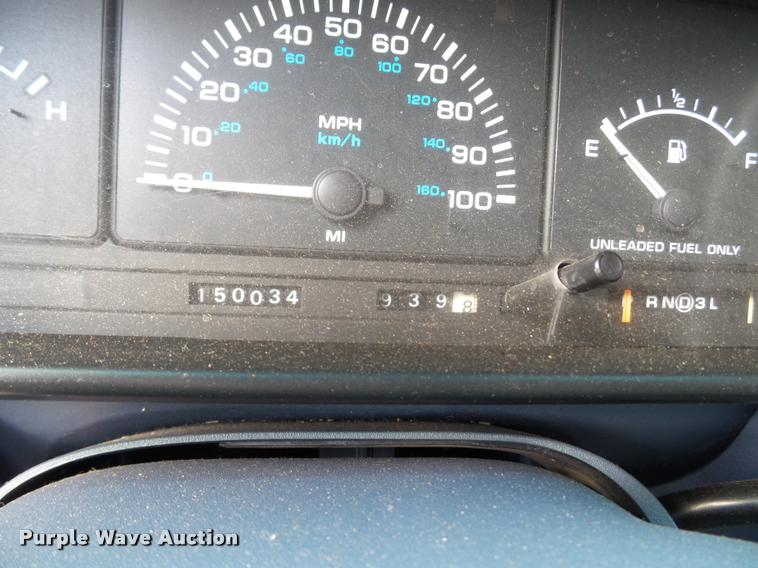 image for item L6610 1994 Dodge Grand Caravan van