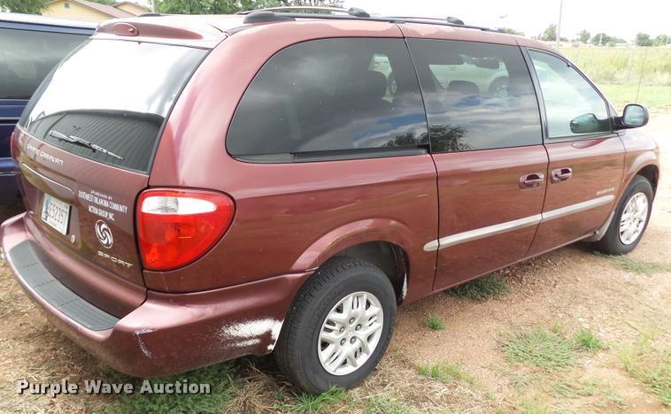 image for item L6611 2001 Dodge Grand Caravan van