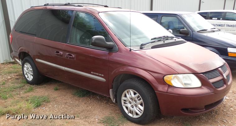 image for item L6611 2001 Dodge Grand Caravan van