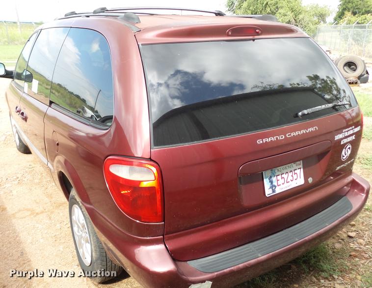 image for item L6611 2001 Dodge Grand Caravan van