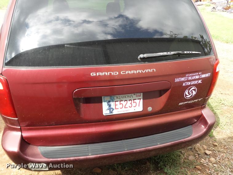 image for item L6611 2001 Dodge Grand Caravan van