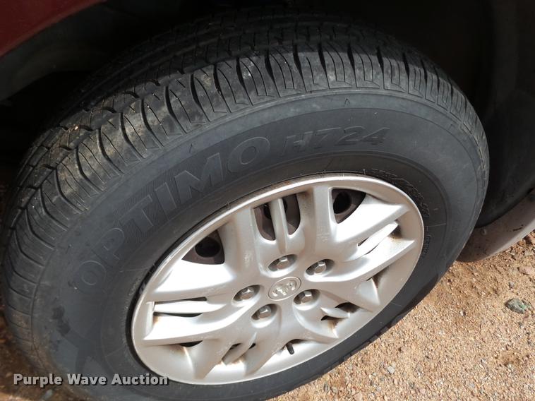 image for item L6611 2001 Dodge Grand Caravan van