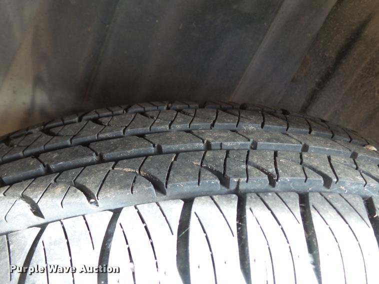 image for item L6611 2001 Dodge Grand Caravan van