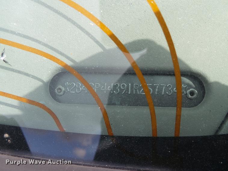 image for item L6611 2001 Dodge Grand Caravan van