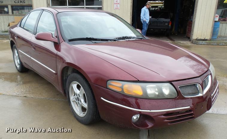 image for item L7129 2000 Pontiac Bonneville