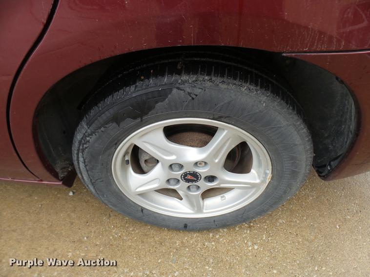 image for item L7129 2000 Pontiac Bonneville