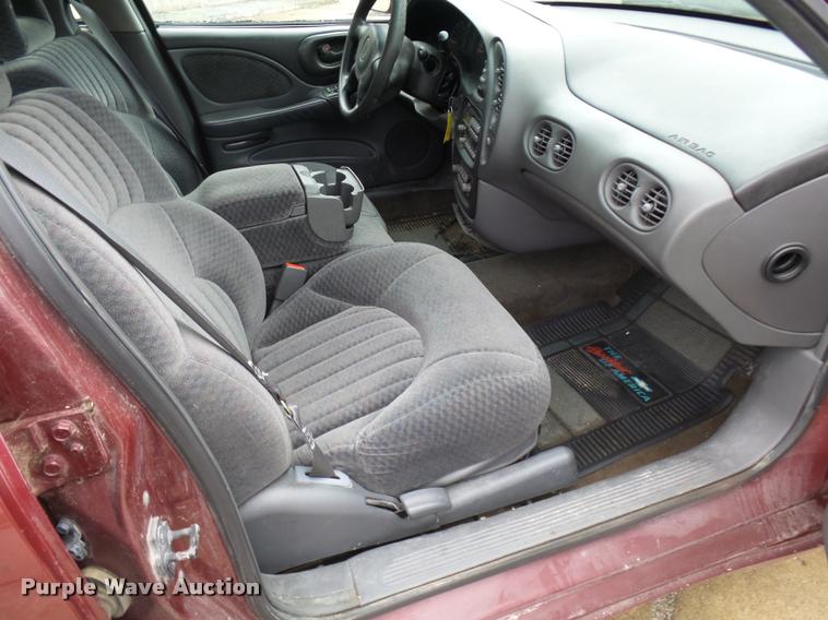 image for item L7129 2000 Pontiac Bonneville