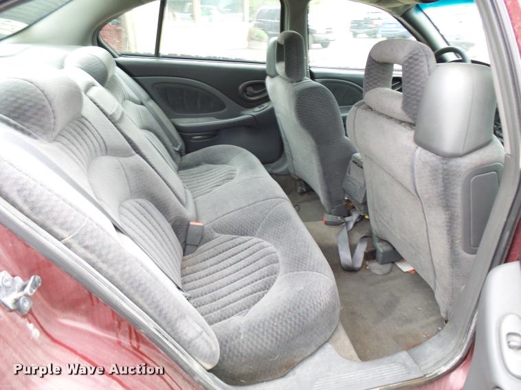 image for item L7129 2000 Pontiac Bonneville
